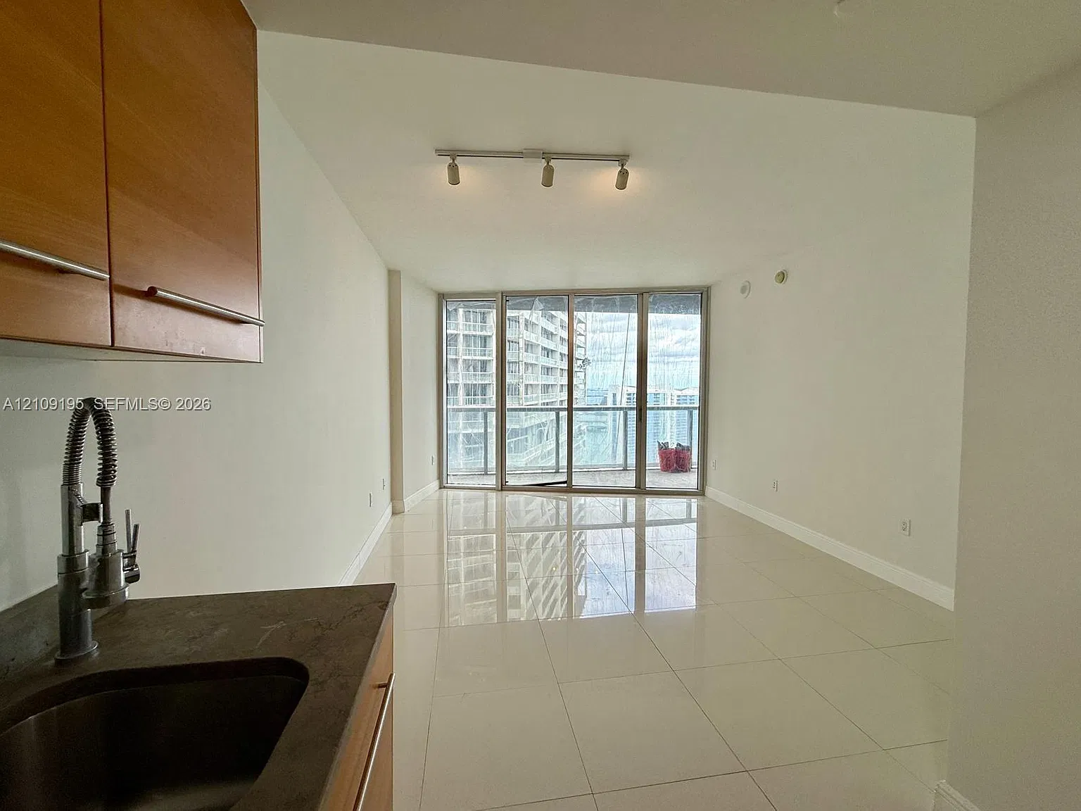 Icon Brickell No Two — Photo 3