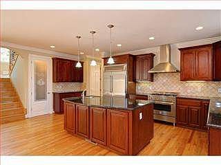 5th image of 16140 Alum Rock Ave