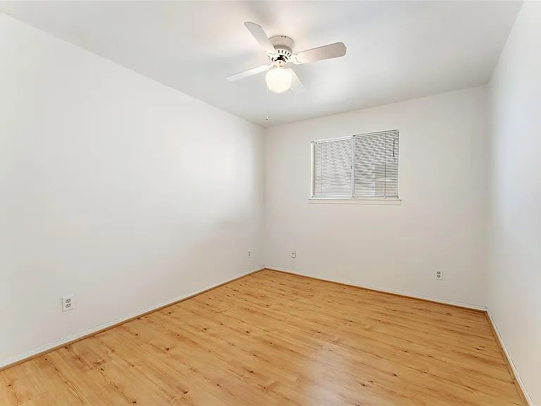 2515 Shakespeare St #4 — Photo 4