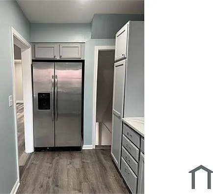 3 bed, 1024 sqft, $2,500 — Photo 4