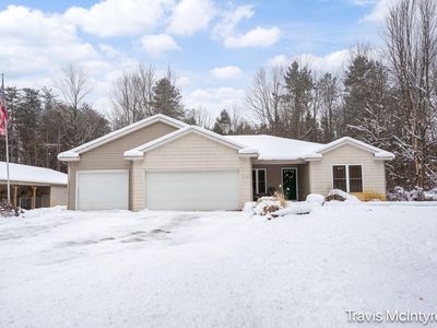 2118 Sunny Pine Dr, Dorr, MI, 49323
