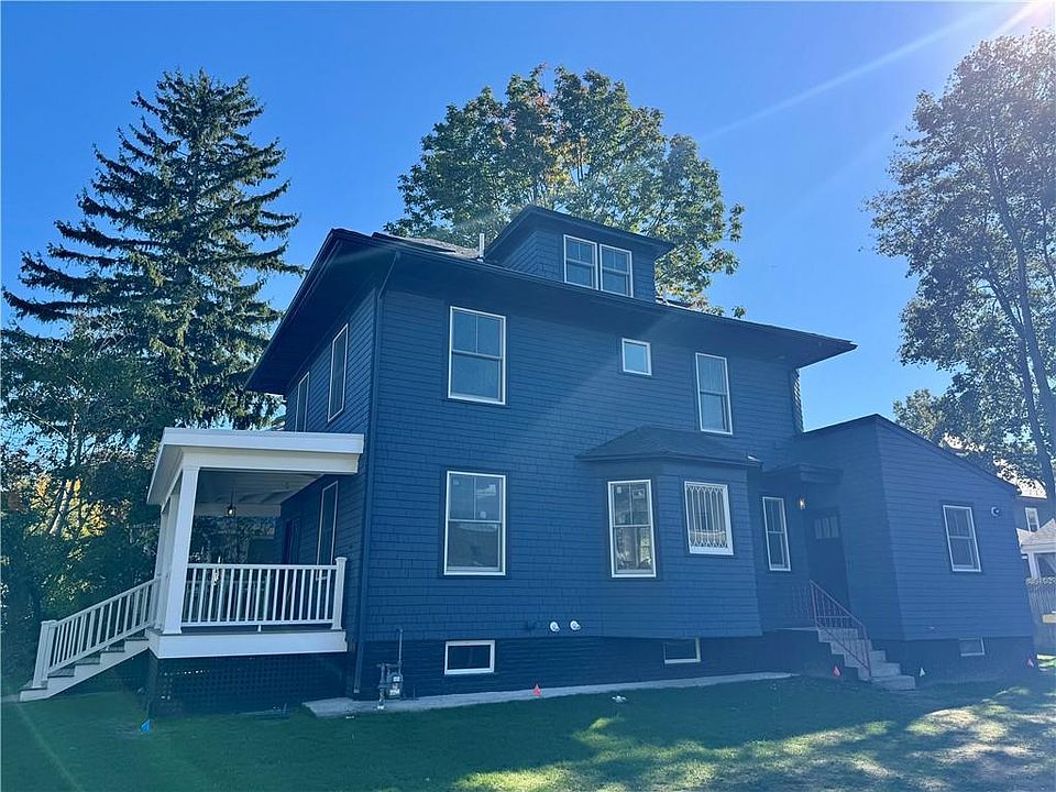 2nd image of 20 Stratford Rd