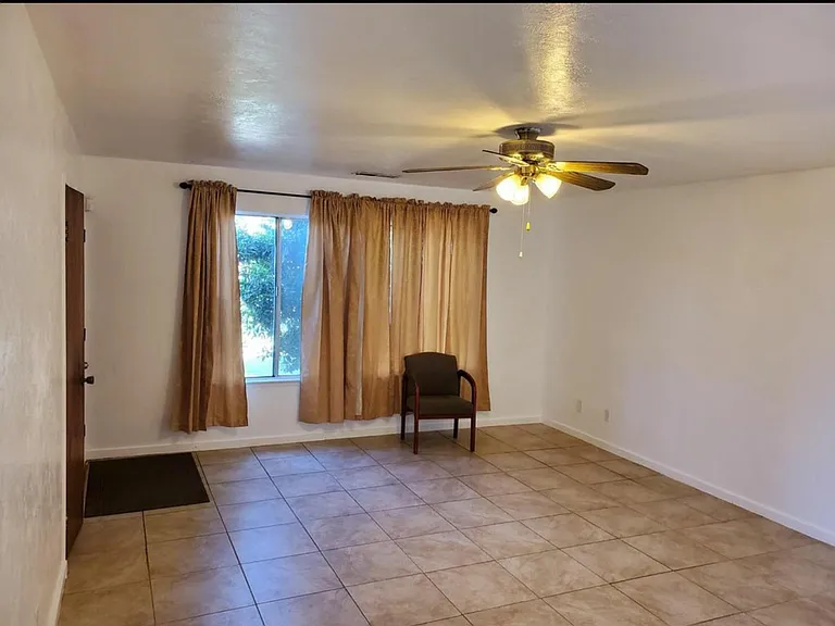 1019 S Demaree St — Photo 4