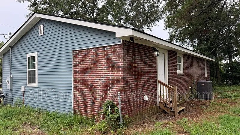 4 bed, 2.0 bath, 1584 sqft, $2,450 — Photo 4