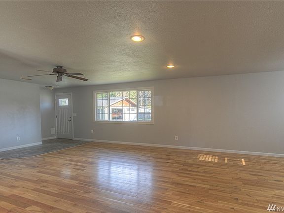 3rd image of 4934 Hemphill Dr SE
