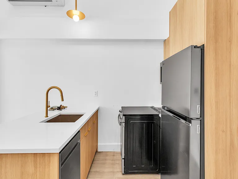 78 Beaver St #4B — Photo 12