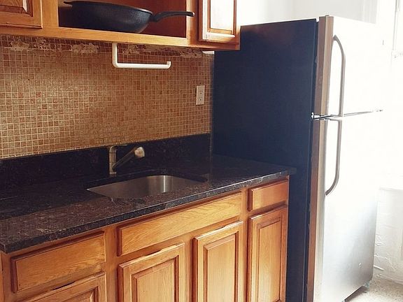 3rd image of 39-46 27th St APT 3-B