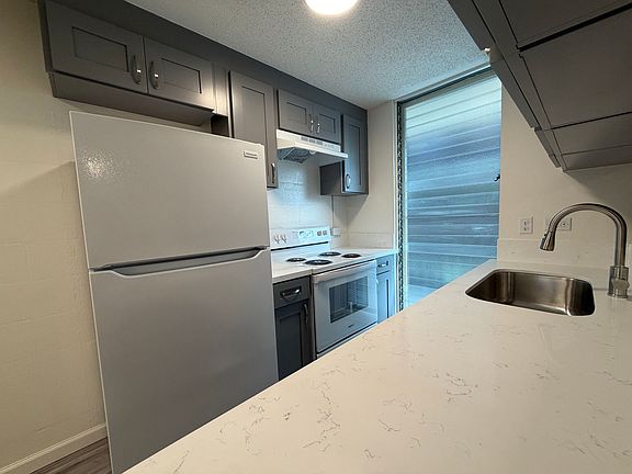 4th image of 434 Kuamoo St APT 201