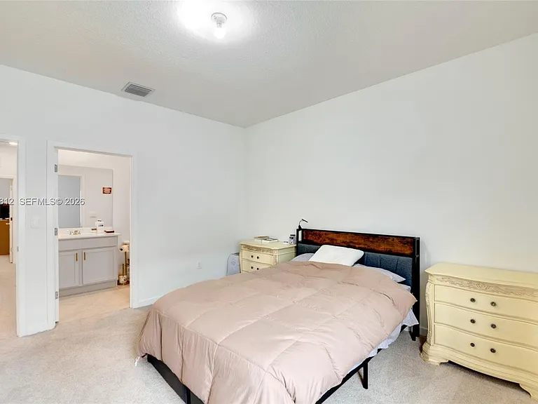 834 SW 11th Ter #834 — Photo 12