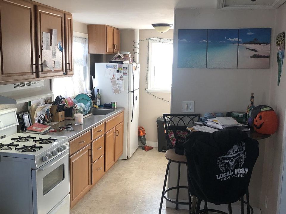 2nd image of 502 Granada Pkwy #2