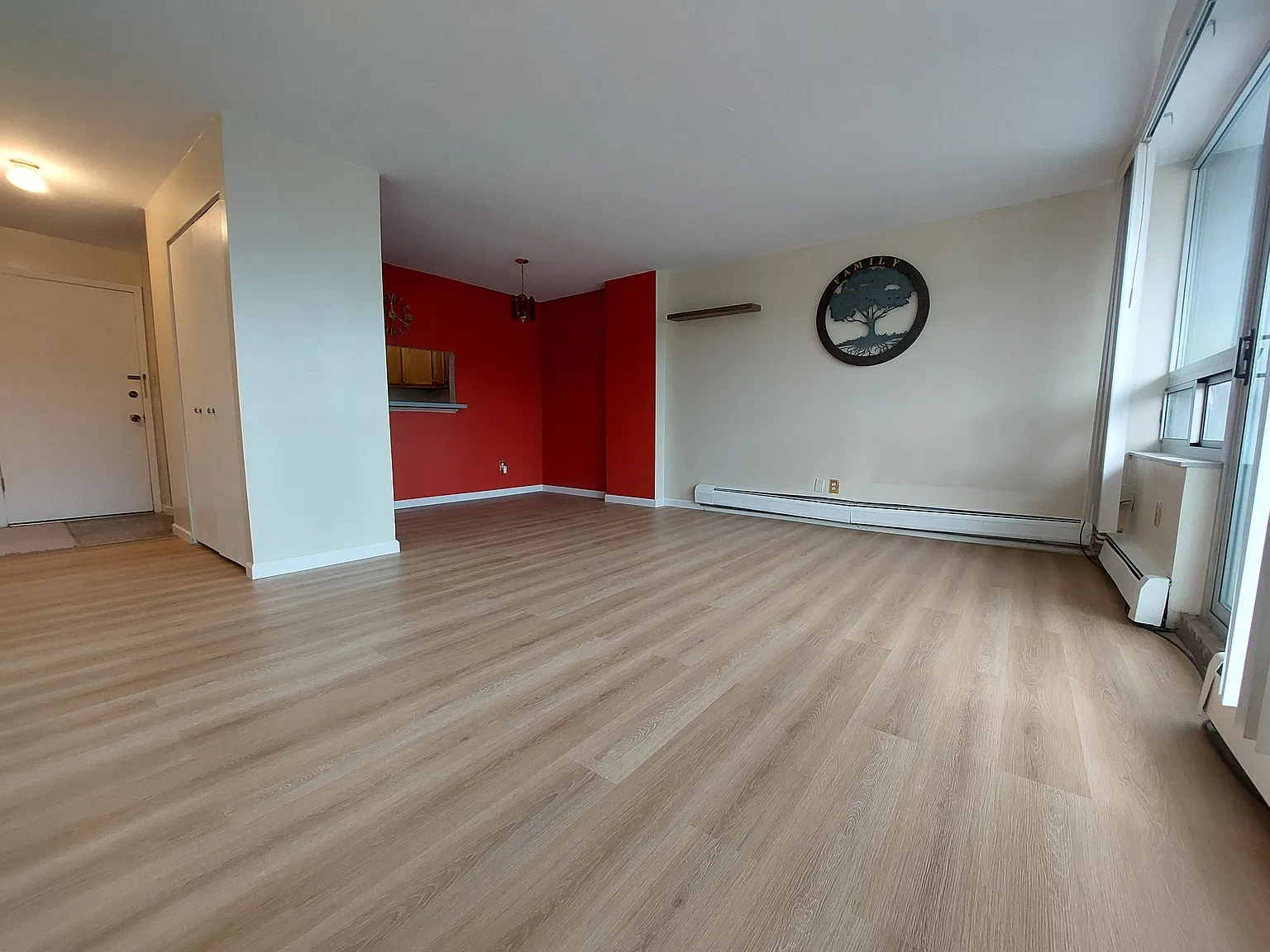 2 bed, 900 sqft, $1,350 — Photo 4