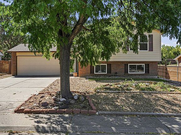 2nd image of 14302 E Villanova Pl