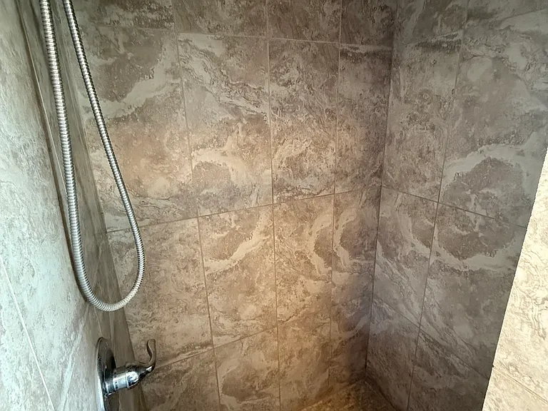 1008 Yucca Ave — Photo 3