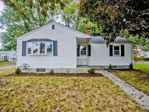 82 Gill St, Chicopee, MA 01013