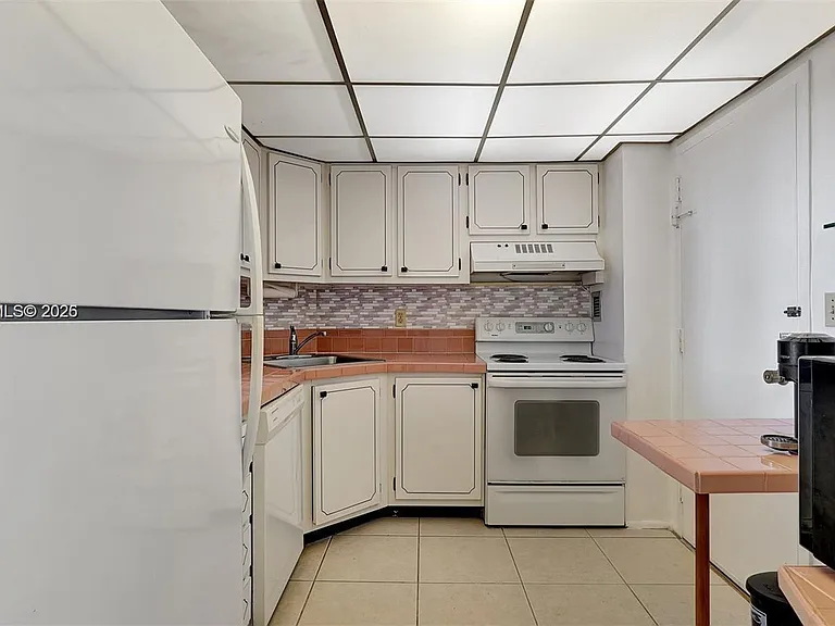 3015 N Ocean Blvd #3J — Photo 5