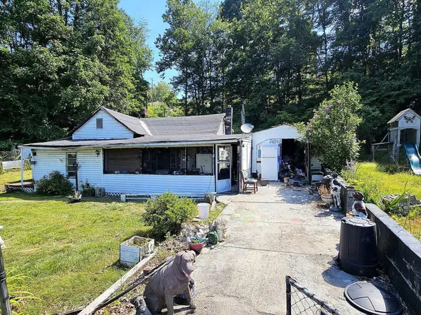 126 Tate Ave NE, Coeburn, VA 24230