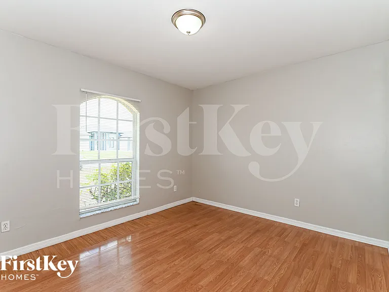 2108 NE 15th Pl — Photo 14
