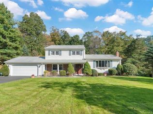97 Deepwood Ln, Northford, CT 06472