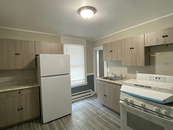 3rd image of 457 Edgewood Ave #1A