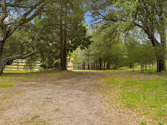 3rd image of 5867 Forest Meadow Rd