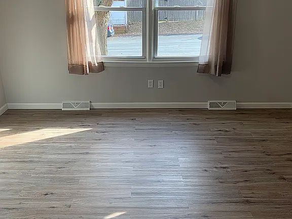 2nd image of 39 Garland Ct