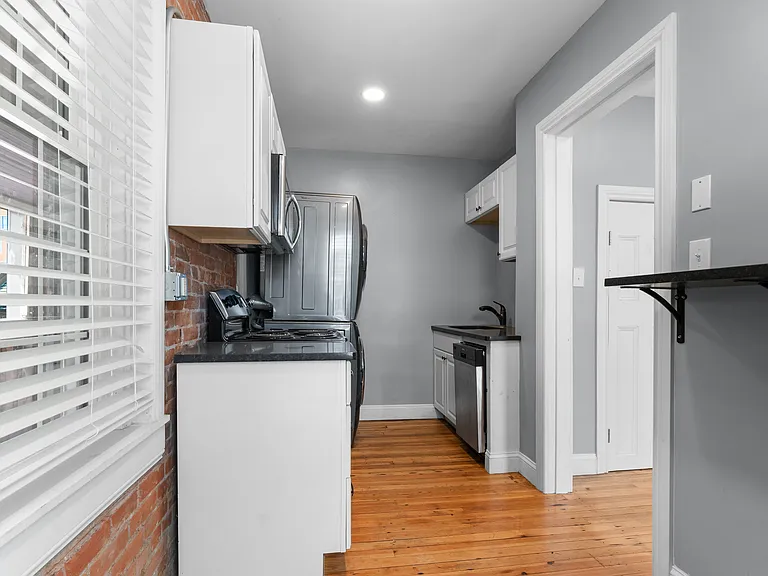 296 Main St #7 — Photo 9