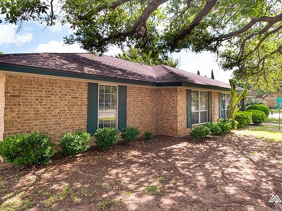 5th image of 2702 Briargrove Ln