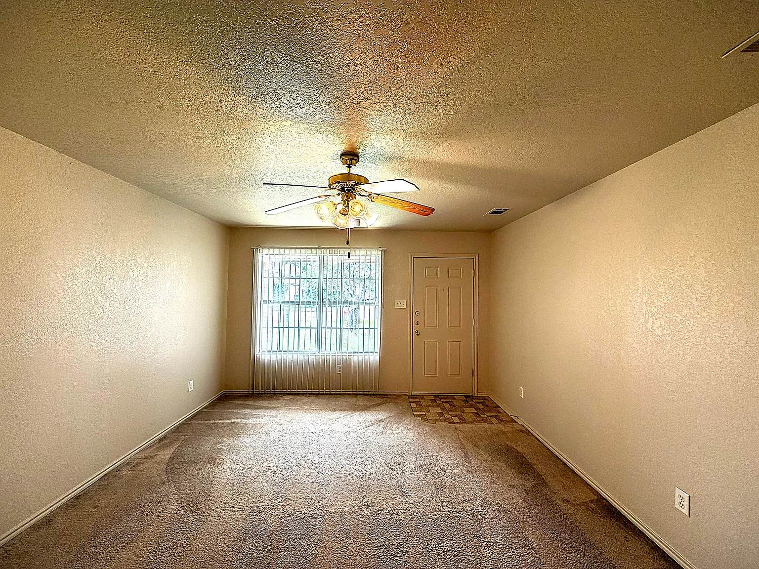 3 bed, 1282 sqft, $1,150 — Photo 3
