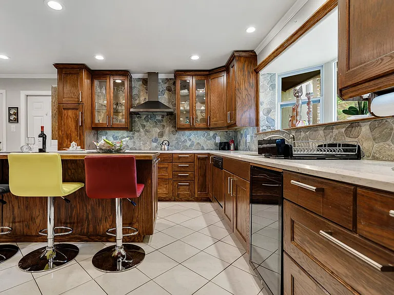 433 Ensign Ln — Photo 8