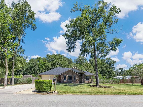 2nd image of 11418 Walraven Rd