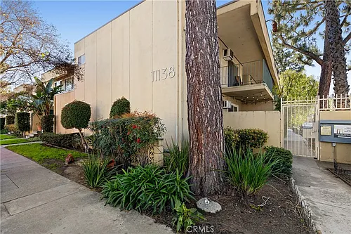 11138 Aqua Vista St Photo 1
