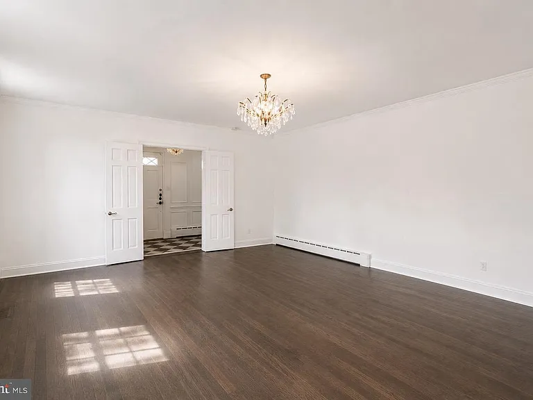 5305 Saratoga Ave — Photo 6