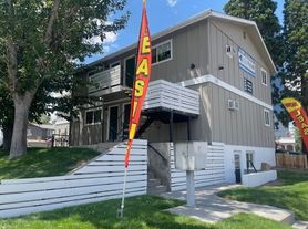 Virginia Street Apartments, E