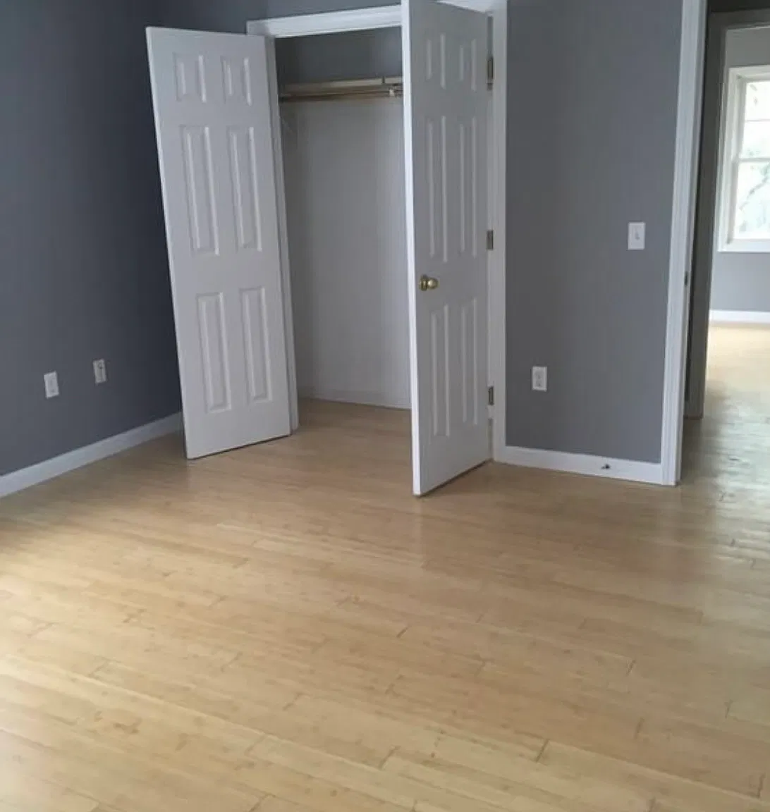 5 bed, 2800 sqft, $3,500 — Photo 2