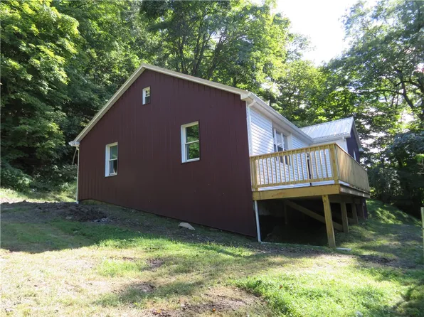 127 Tegoni Rd, Leechburg, PA 15656