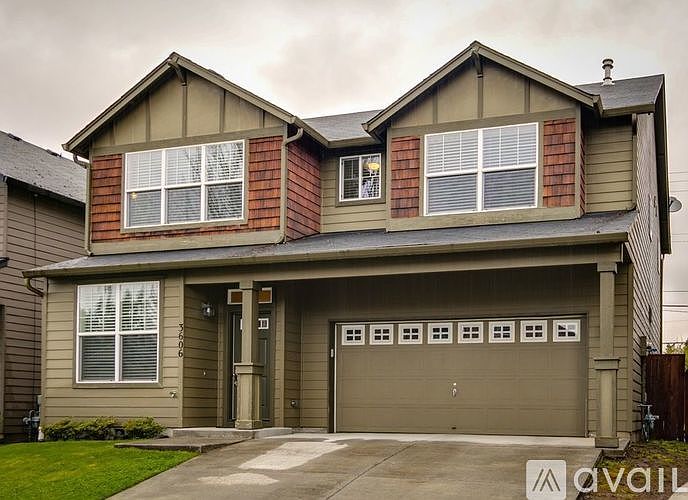 1st image of 3606 NE 43rd St
