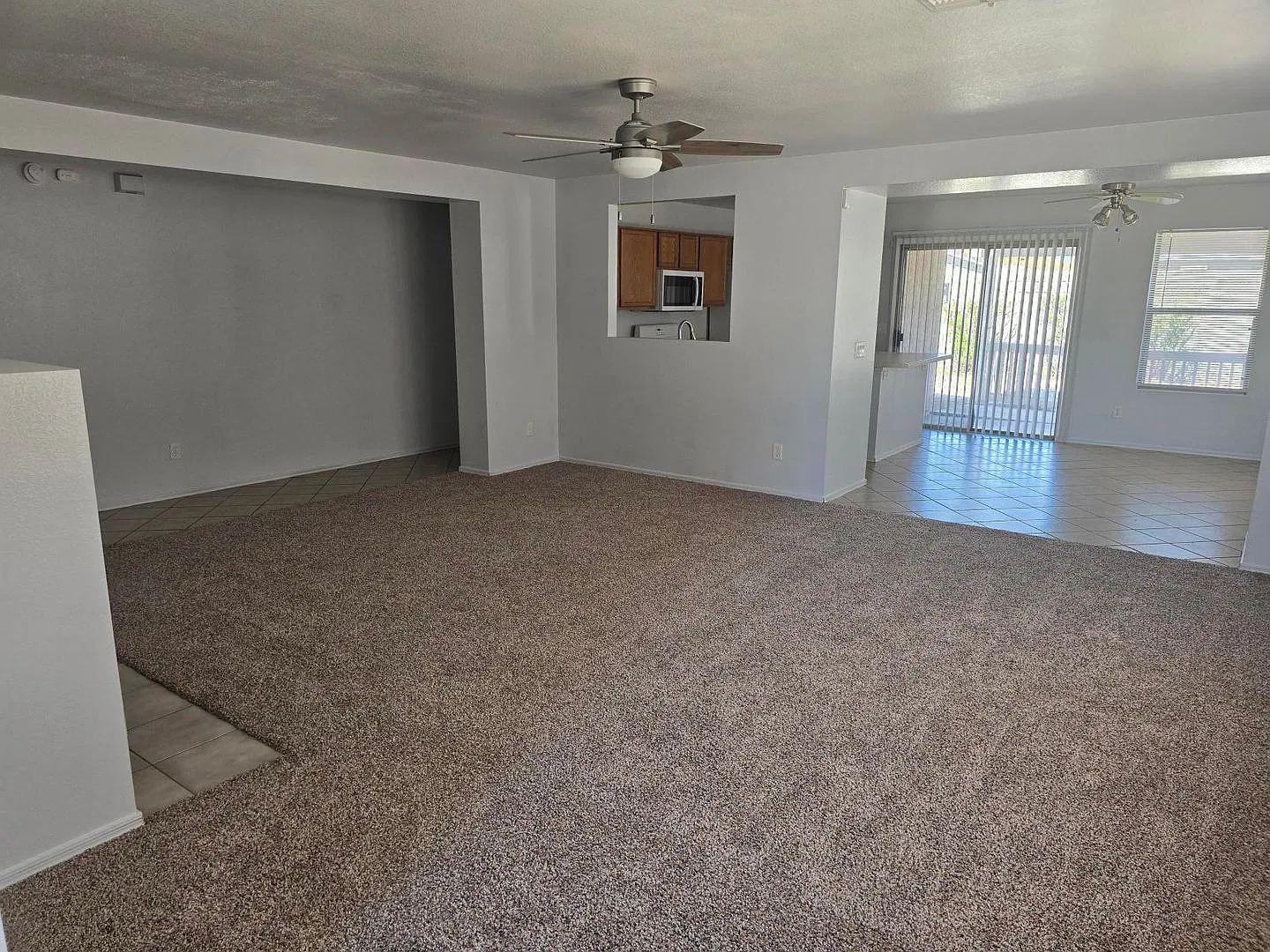 4 bed, 2.0 bath, 1600 sqft, $1,999 — Photo 4