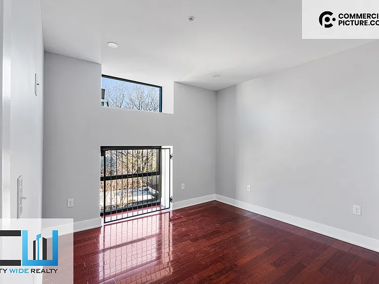 302 Richmond St #6 — Photo 8