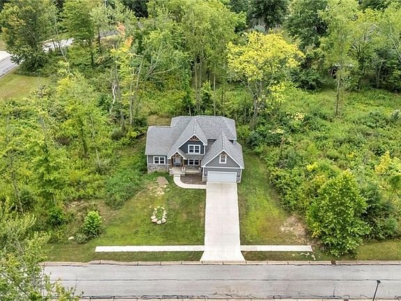 5th image of 5 Foxwood Cir