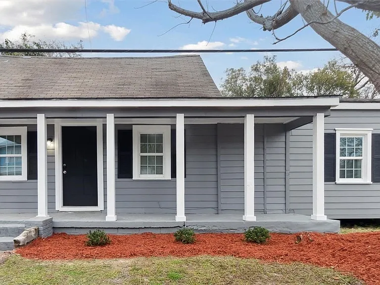 1224 E Bolton St — Photo 1
