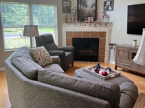 5th image of 124 Amberside Dr