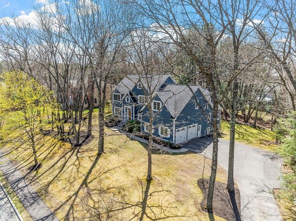 61 Notre Dame Rd, Bedford, MA 01730