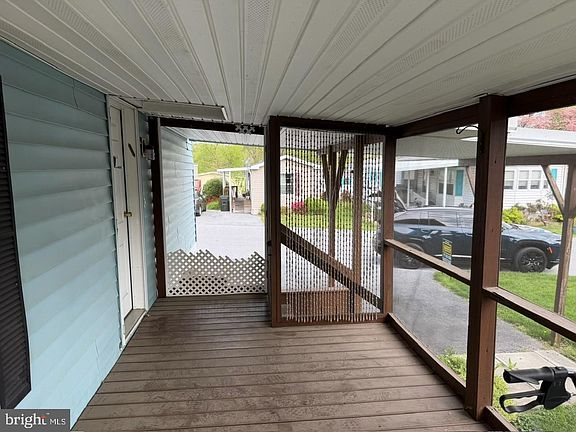 4th image of 10 S Green Acres Cir