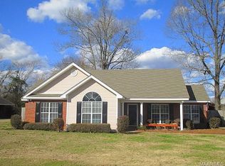 56 Debbie Dr, Deatsville, AL 36022