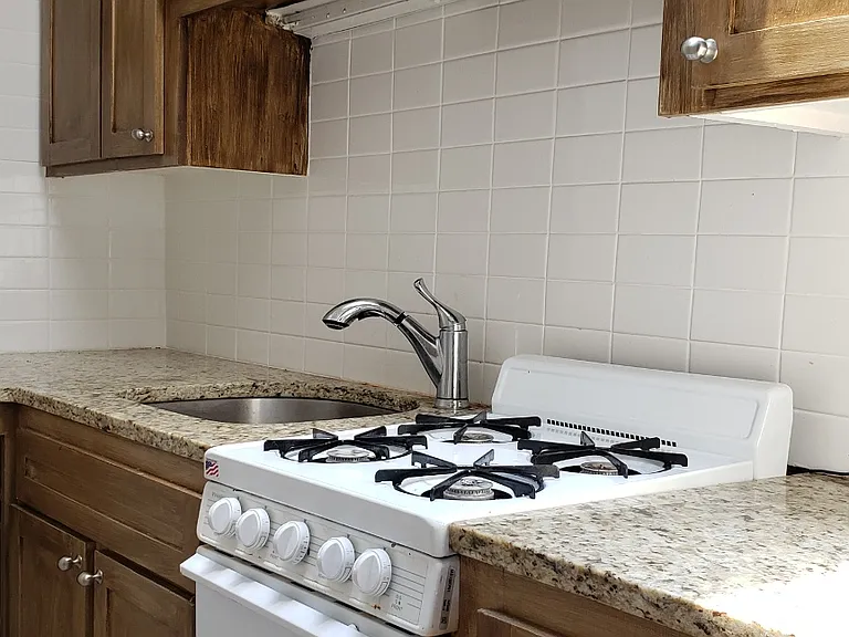 924 Beacon St #8 — Photo 13