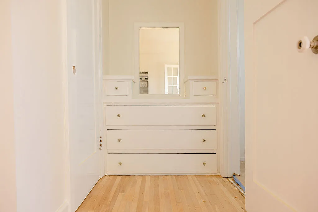 688 Poli St — Photo 3