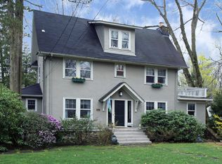 140 Kenilworth Rd, Mountain Lakes, NJ 07046