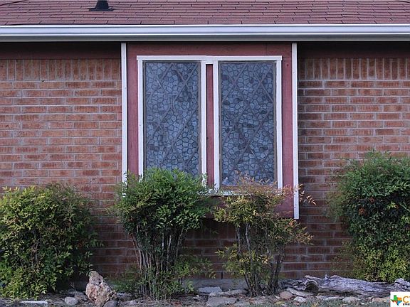 4th image of 415 Baumann Dr