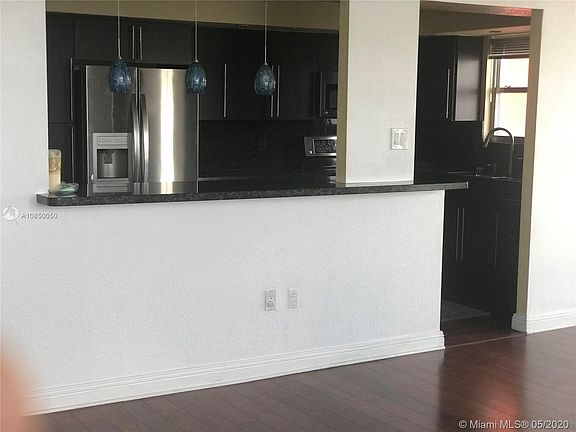 4th image of 1301 Miami Gardens Dr #406W