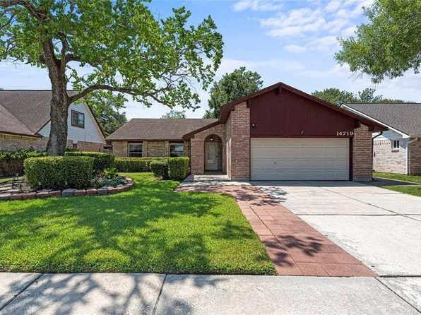 14719 Wind Free Dr, Houston, TX 77040